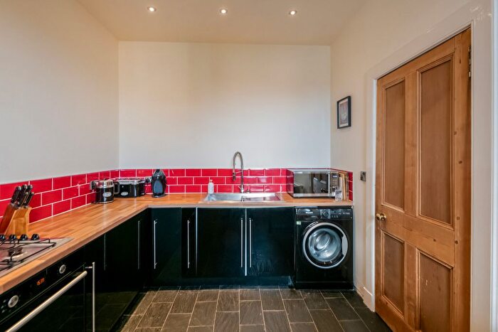 1 Bedroom Flat For Sale In Victoria Terrace, Dunfermline, KY12