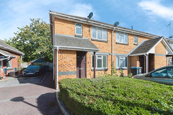 3 Bedroom End Of Terrace House For Sale In Mandale Road, Bournemouth, BH11