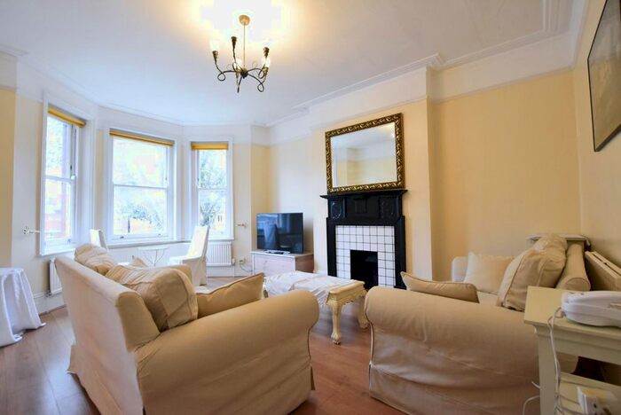3 Bedroom Flat To Rent In Biddulph Mansions, Elgin Road, London, W9
