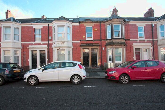 3 Bedroom Apartment To Rent In Hazelwood Avenue, Newcastle Upon Tyne, NE2