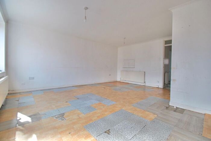 3 Bedroom Terraced House For Sale In Drake Road, Chessington, KT9