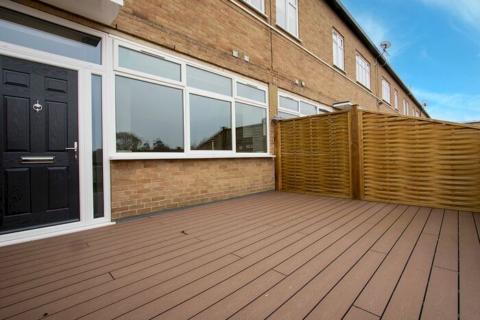 1 Bedroom Flat To Rent In Crockhamwell Road, Woodley, Reading, RG5