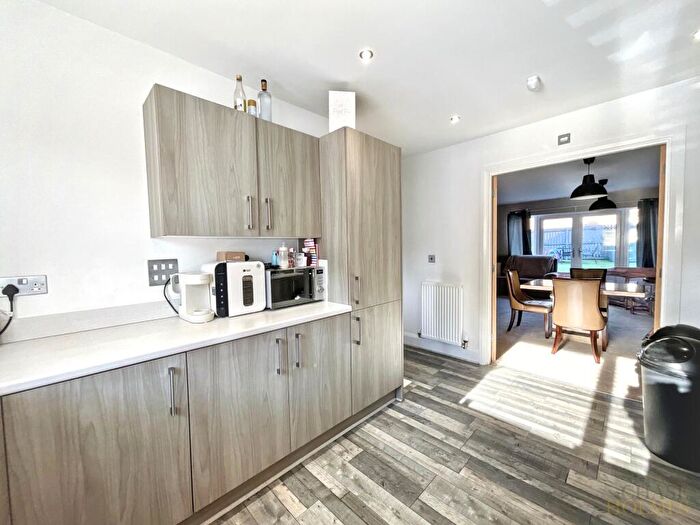 3 Bedroom Semi Detached House For Sale In Nightingale Avenue, Hebburn, NE31