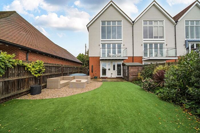 4 Bedroom End Terrace House For Sale In Church Hill, Hernhill, ME13