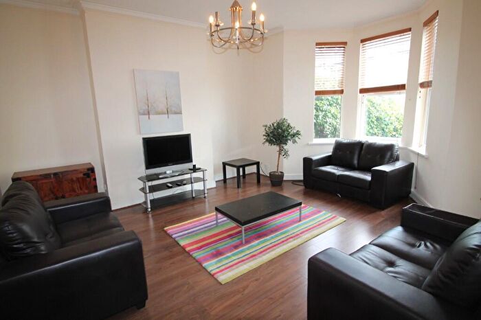 6 Bedroom Terraced House To Rent In Rothbury Terrace, Newcastle Upon Tyne, NE6
