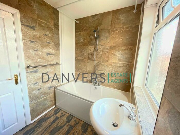 3 Bedroom Terraced House To Rent In Banks Road, Aylestone, Leicester, LE2