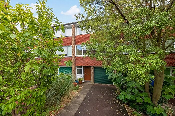 3 Bedroom Town House For Sale In Alleyn Crescent, Dulwich, London, SE21