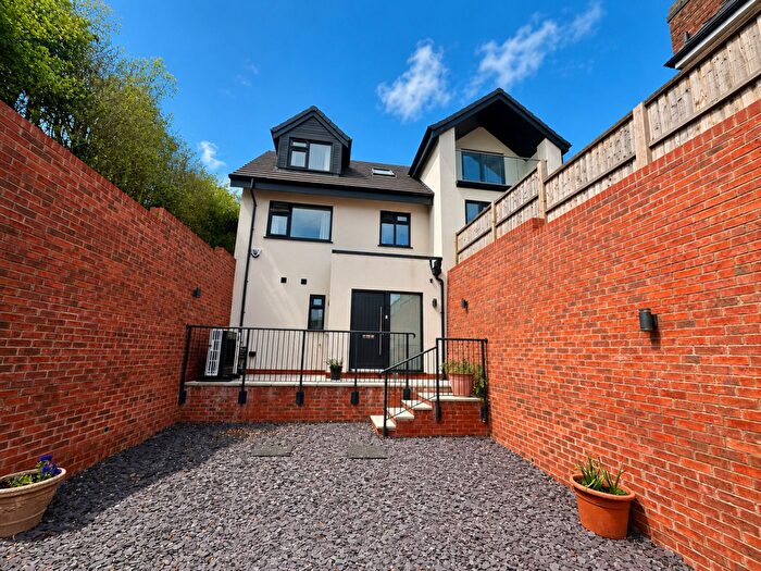 4 Bedroom Detached House For Sale In Hillside Road, Heswall, CH60