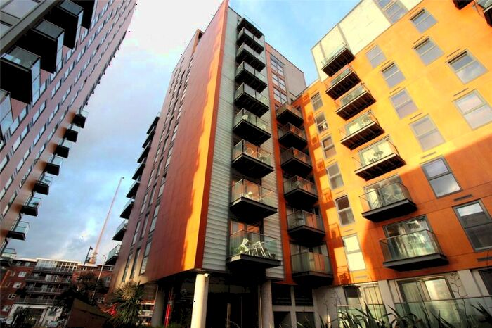 2 Bedroom Apartment To Rent In Skyline Central, Goulden Street, Manchester City Centre, M4