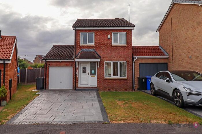 3 Bedroom Detached House For Sale In Wareham Court, Sothall, Sheffield, S20