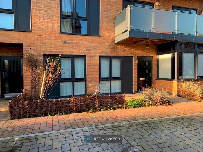 2 Bedroom Flat To Rent In Brooks Mews, Aylesbury, HP19