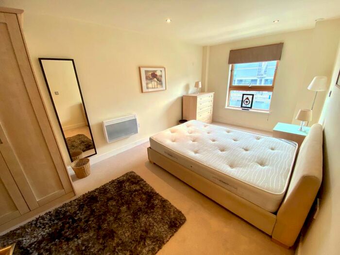 2 Bedroom Apartment To Rent In Mackenzie House, Leeds Dock, City Centre, LS10