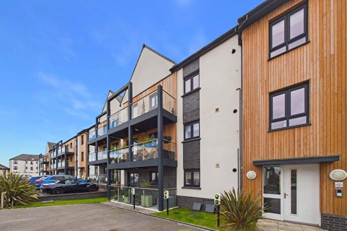 2 Bedroom Apartment For Sale In Brodsworth Close, Leeds, West Yorkshire, LS15