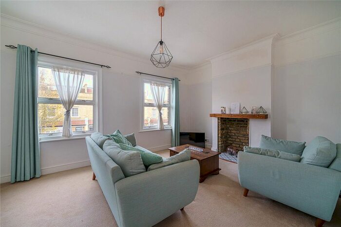 1 Bedroom Flat To Rent In Hindmans Road, East Dulwich, London SE22