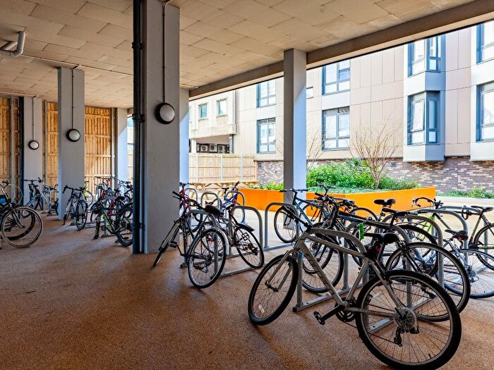 1 Bedroom Flat To Rent In High Street, Swansea, SA1