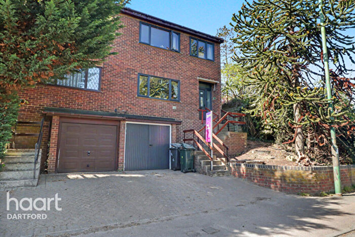 3 Bedroom Semi-Detached House For Sale In Main Road, Dartford, DA4
