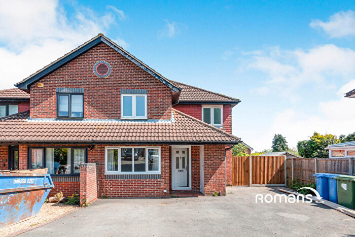 3 Bedroom Semi-Detached House To Rent In John Close, Aldershot, GU11