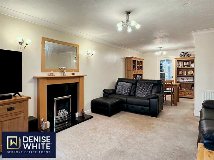 4 Bedroom Detached House For Sale In Millbrook Way, Cheadle, Staffordshire, ST10