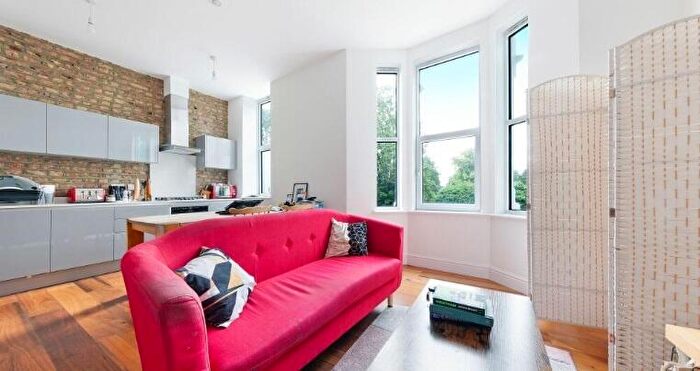 2 Bedroom Flat To Rent In High Street London, SE20