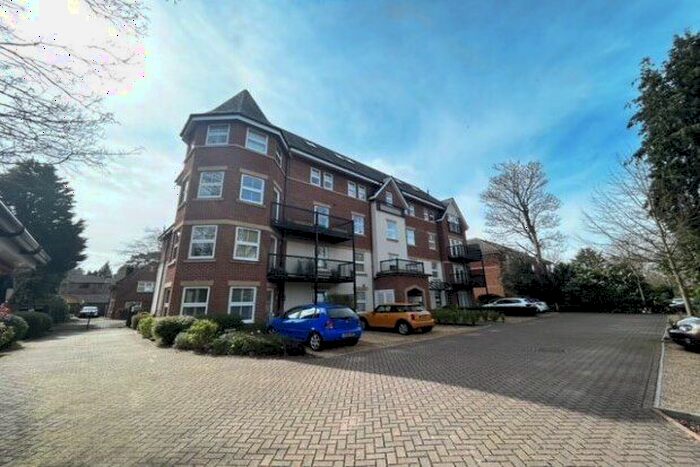2 Bedroom Flat To Rent In Poole Road, Bournemouth, BH4