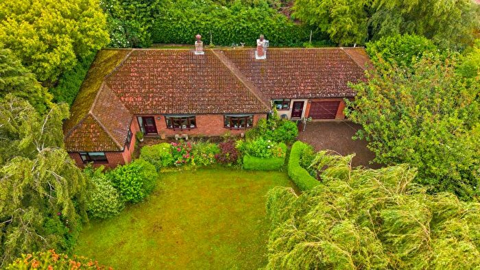 3 Bedroom Bungalow For Sale In East Butterwick Road, Susworth, North Lincolnshire, DN17
