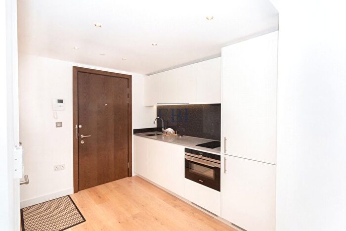 Studio To Rent In Landmark Pinnacle, Marsh Wall, Canary Wharf, E14