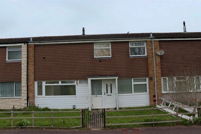3 Bedroom Terraced House To Rent In Thrales Close, Luton, Luton, LU3