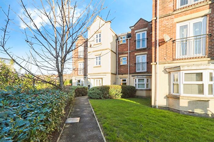 2 Bedroom Flat For Sale In Whitehall Drive, Leeds, LS12