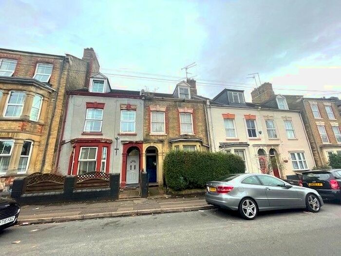 1 Bedroom Flat To Rent In Hester Street, Northampton, NN2