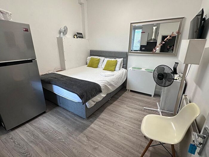 1 Bedroom Studio To Rent In London, W12