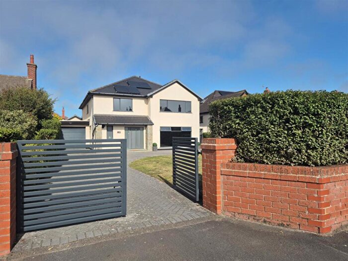 5 Bedroom Detached House For Sale In Clifton Drive North, Lytham St. Annes, FY8
