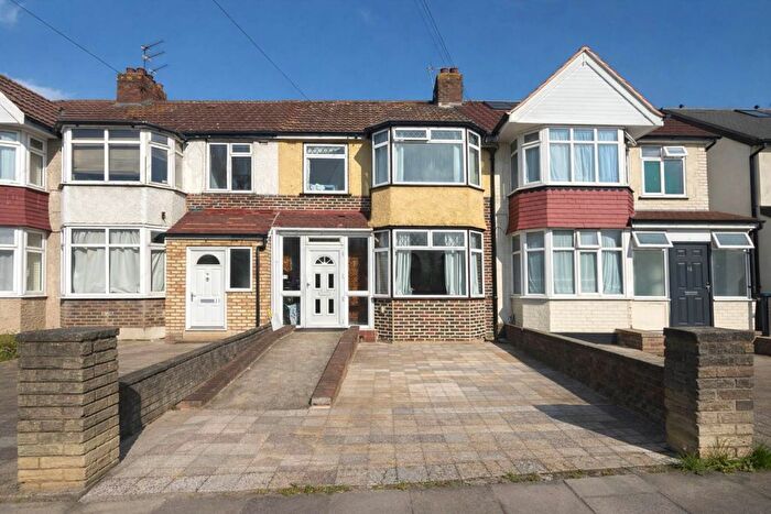 4 Bedroom Terraced House To Rent In Coniston Avenue, Greenford, UB6