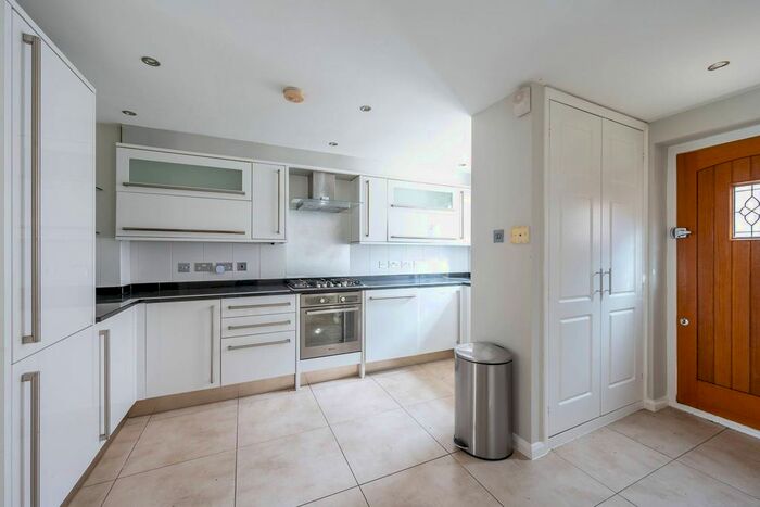 2 Bedroom Semi-Detached House To Rent In Merton Road, Putney, London, SW18