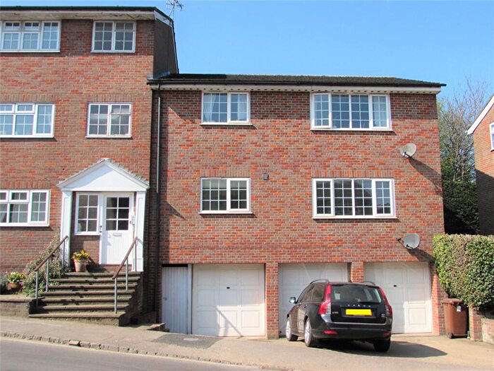 2 Bedroom Flat To Rent In Kings Road, Henley-on-Thames, Oxfordshire, RG9