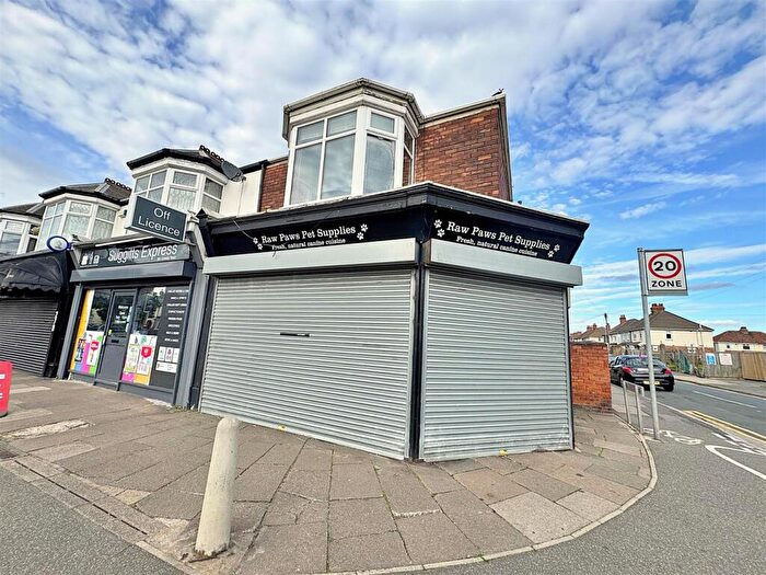 2 Bedroom Flat For Sale In Grimsby Road, Cleethorpes, N.E. Lincs, DN35