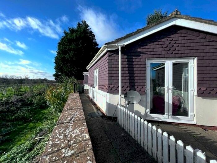 2 Bedroom Property To Rent In Hythe Road, Willesborough, Ashford, TN24