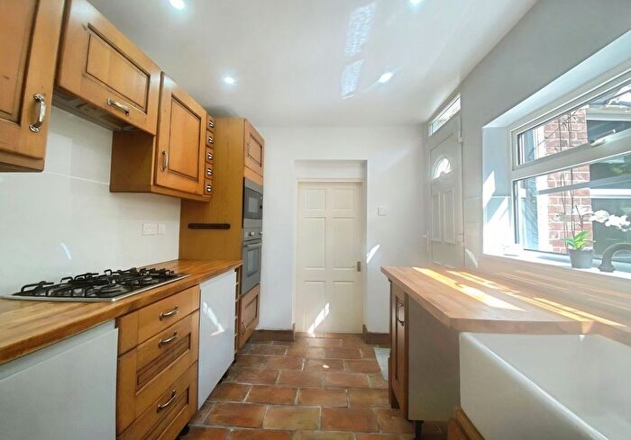 2 Bedroom Flat To Rent In Asher Street, Gateshead, Tyne And Wear, NE10