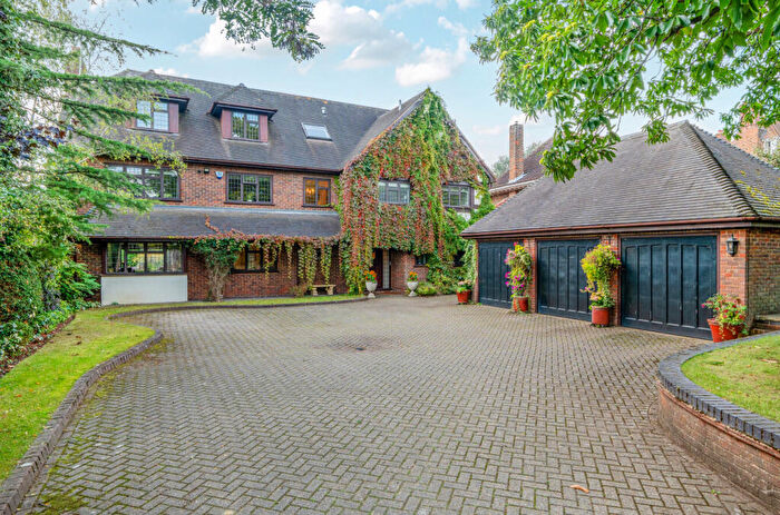 6 Bedroom Detached House For Sale In St. Georges Road, Bickley, Kent, BR1