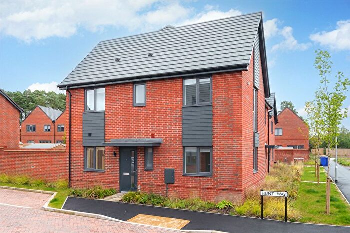 3 Bedroom Detached House To Rent In Hunt Way, Crowthorne, Berkshire, RG45