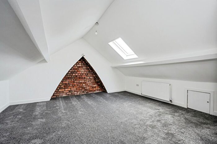 3 Bedroom Flat For Sale In West Street, Gorseinon, Swansea, SA4