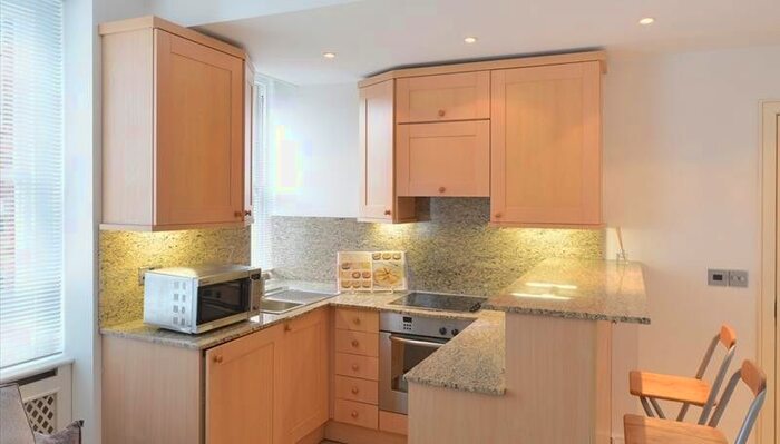 1 Bedroom Flat To Rent In Hill Street, Mayfair, London, W1J