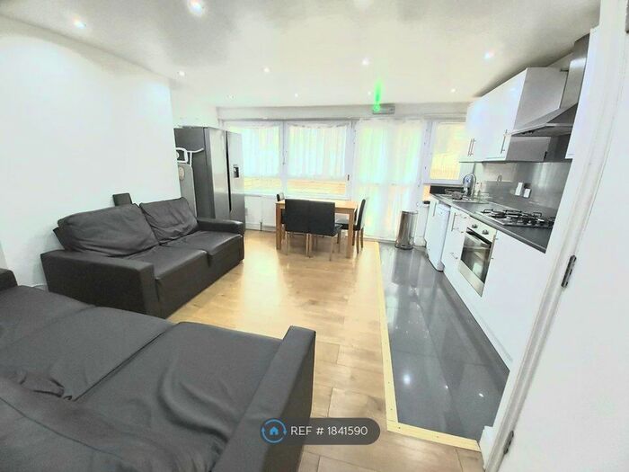 4 Bedroom Flat To Rent In Stratford, London, E15