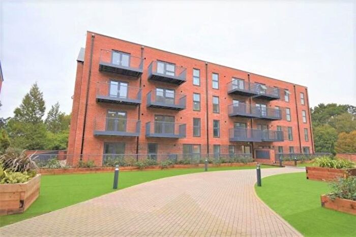 2 Bedroom Flat To Rent In Station Road, Hook, Hampshire, RG27