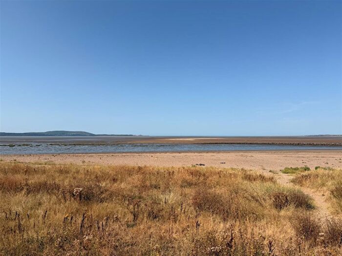 2 Bedroom Flat For Sale In Pentre Doc Y Gogledd, Llanelli, SA15