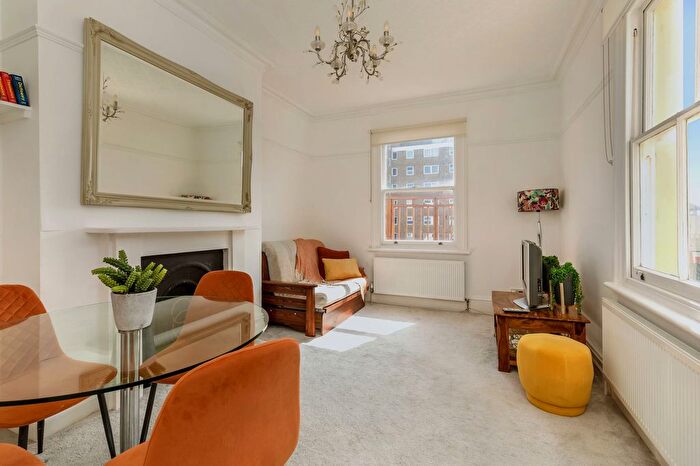 2 Bedroom Flat To Rent In Victoria Terrace, Hove, BN3