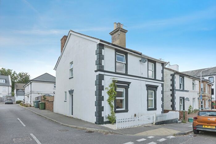 2 Bedroom Semi-Detached House For Sale In Goods Station Road, Tunbridge Wells, Kent, TN1