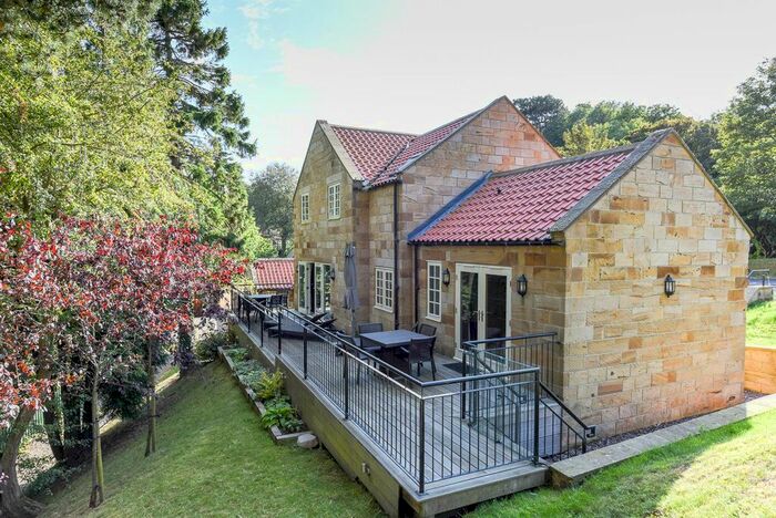 3 Bedroom Property For Sale In Raithwaite, Whitby, North Yorkshire, YO21