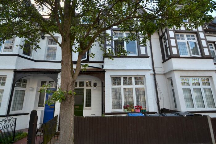 Studio To Rent In Guilford Avenue, Surbiton, KT5