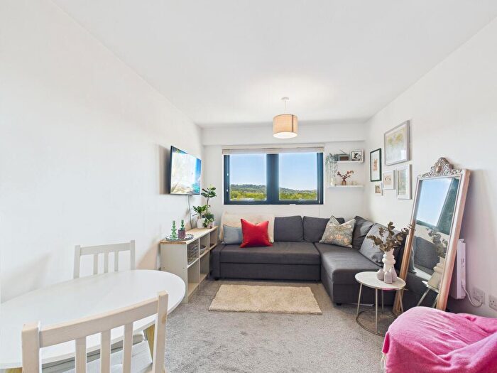 1 Bedroom Apartment For Sale In Whitchurch Lane, Bristol, BS14