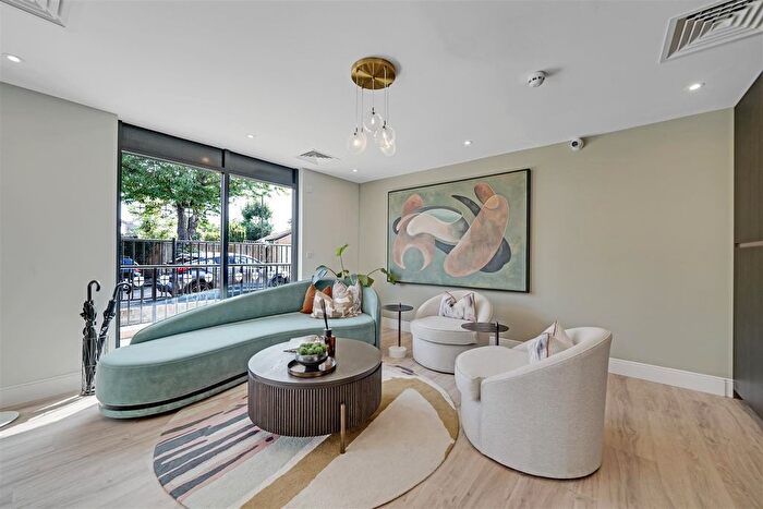 1 Bedroom Flat For Sale In Egerton Road, Twickenham, TW2